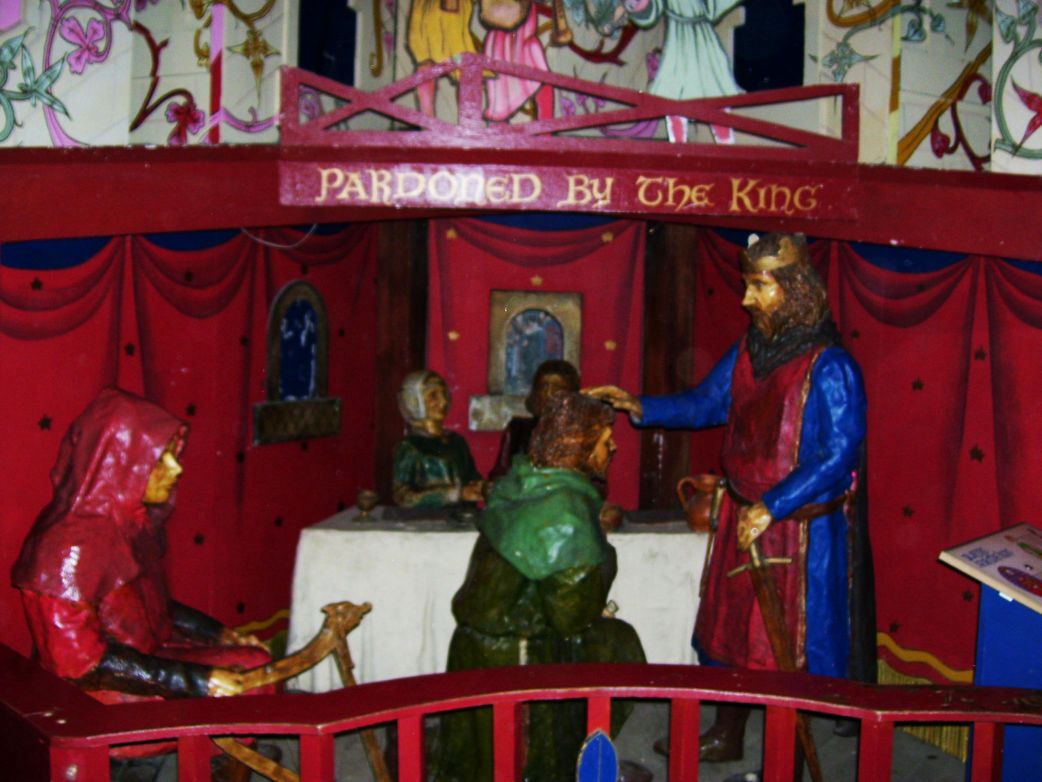 The king pardons Robin Hood at the Visitor's Centre in Sherwood Forest