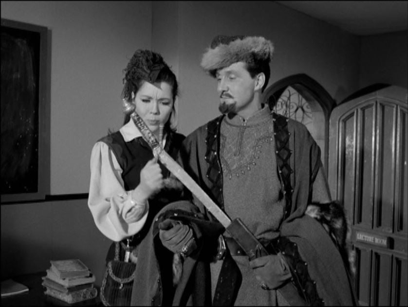 Emma Peel critiques Steed's blade